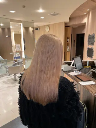 カラー 久永 菫のヘアスタイル