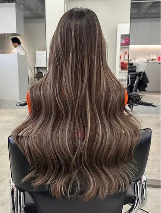 ロング 長尾 理子のヘアスタイル