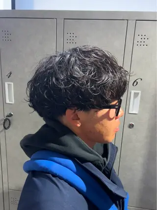 ショート カラー パーマ メンズ 【シャドウパーマ センターパート】義心のヘアスタイル