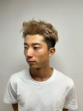 ショート カラー メンズ 相澤 拳のヘアスタイル