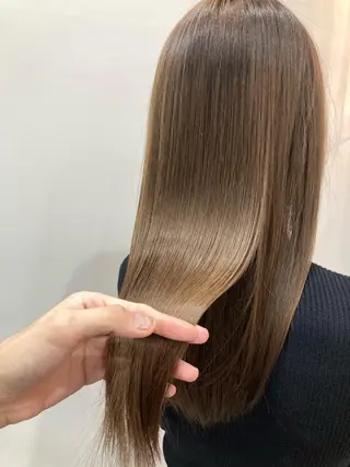 ロング KAMIGAMI所属・KAMIGAMI HASHIMOTOのヘアスタイル