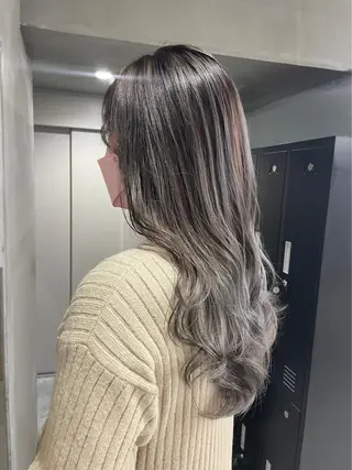 ロング カラー 田代 佳穂のヘアスタイル