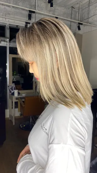 ミディアム カラー 髪質改善×矯正🫧 韓国ヘアasamiのヘアスタイル