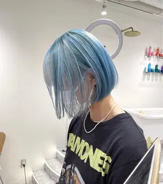ショート カラー 閼伽井 誇和のヘアスタイル