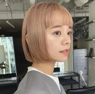 ショート ☘️ハイトーンボブ ☘️初めてのボブ💫のヘアスタイル