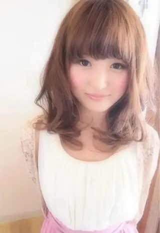 ミディアム カラー grand juteのヘアスタイル