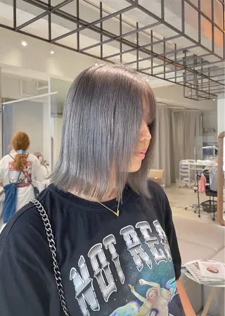 ミディアム カラー 髙橋一哉　ブリーチ/ ベージュカラーのヘアスタイル