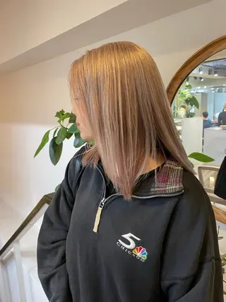 ミディアム カラー ⭐ハイトーンブリーチ ミルクティーピンクのヘアスタイル