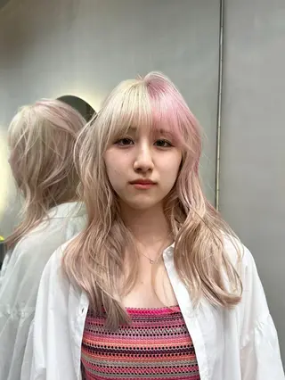 ロング SOL.所属・ハイトーンカラー/デ ザインカラー中川竜斗のヘアスタイル