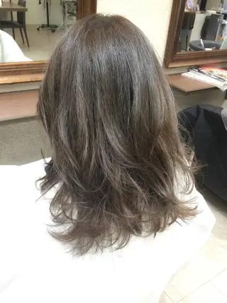 セミロング 韓国レイヤーカット KOUKIのヘアスタイル