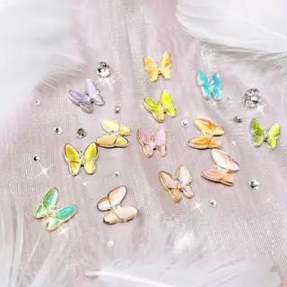 ネイル Yudia🦋 azuのネイルデザイン