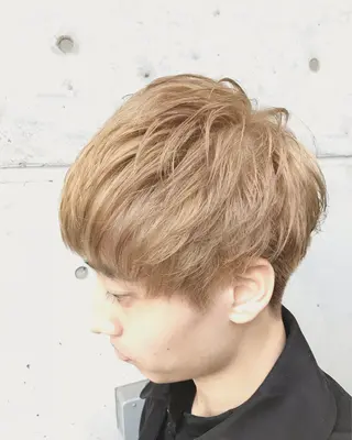 ショート カラー シンプル+αな デザインを 松崎陸のヘアスタイル