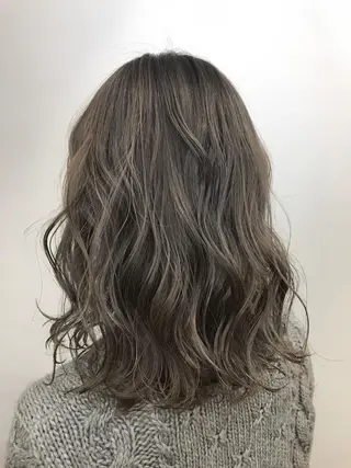 ミディアム ハルカ/透け感カラー /顔周りレイヤーのヘアスタイル