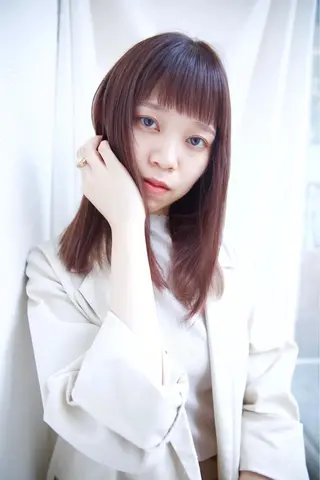 セミロング カラー fio マナミのヘアスタイル