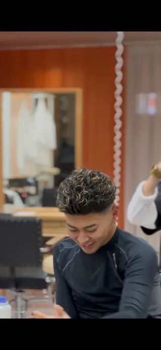 パーマ メンズ Chere ore 新金岡所属・ツイスパ/フェード /辻諒哉のヘアスタイル