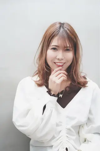 ミディアム 萩原 仁のヘアスタイル