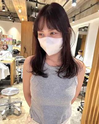 ロング 𝗿 𝗶 𝗶 ／ナチュラルカラーのヘアスタイル