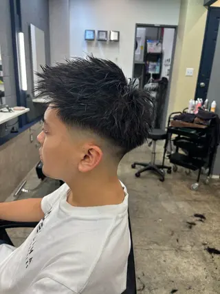 カラー メンズ 渡 汐音のヘアスタイル