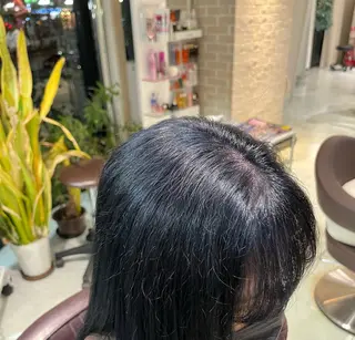 ミディアム カラー 大野 桃果のヘアスタイル