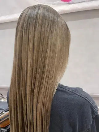 カラー G.O.A.T hair所属・Karen ✂︎GOAThairのヘアスタイル