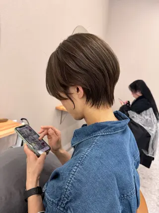 ショート 髪質改善＆ハイトーンカラー Cica神戸三宮元町店所属・福田 美波のヘアスタイル