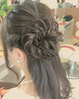 ヘアアレンジ graxi'    グラシー所属・ブリーチ/ハイトーン SERINAのヘアスタイル