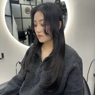 ロング Ren. 🦋デザインカラーのヘアスタイル