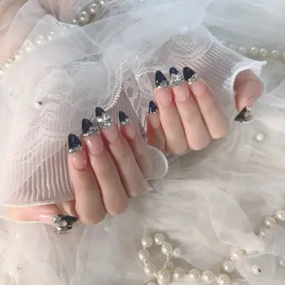 ネイル 𝑀𝐼𝑂𝑅𝐴 𝑅𝐸𝐼𝐾𝑂のネイルデザイン