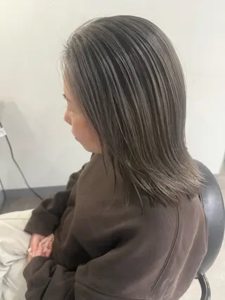 ミディアム カラー 篠崎 佑季のヘアスタイル