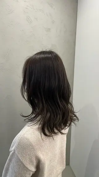 セミロング ブリーチなし透明感 カラー✨横山 佳希のヘアスタイル