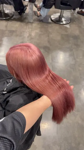 ロング カラー ハイトーン特化美容師 🌈ケアブリーチのヘアスタイル