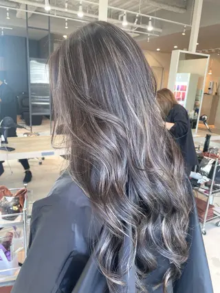 ロング カラー Lia所属・皆木 智晴のヘアスタイル