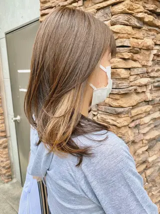ミディアム 髙井 麻帆のヘアスタイル