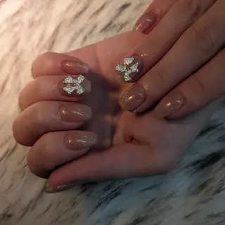 ネイル RUNWAY 　　の眉毛・アイブロウイメージ