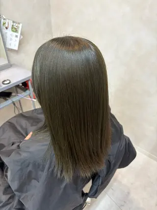 カラー 近藤 茉夏のヘアスタイル