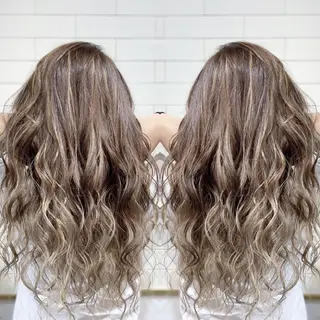 セミロング カラー 髪質改善×ハイトーン 中田啄也のヘアスタイル