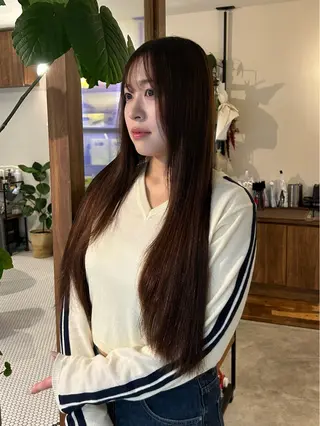 ロング (𝐡)𝐰𝐢𝐦 𝐲𝐮𝐧𝐚のヘアスタイル