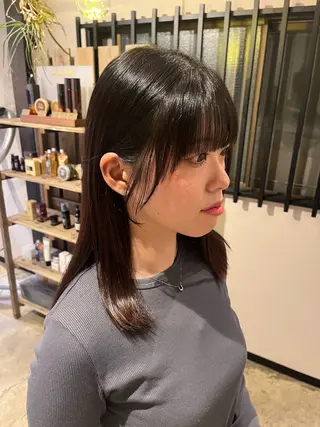 セミロング LoE[ロエ]桃井 香菜子のヘアスタイル