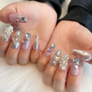 ネイル ゴテゴテ💙ワンホン リオナのネイルデザイン