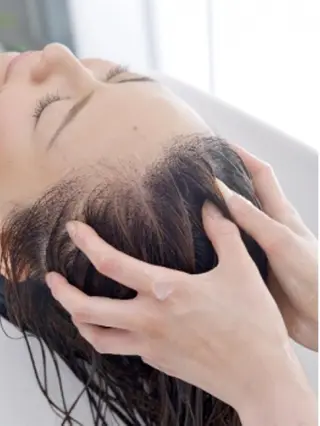 萱場 利恵のヘアスタイル