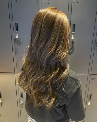 ロング カラー ベージュカラー🐏 🤎塚原優芽のヘアスタイル