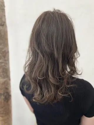 セミロング カラー fio マナミのヘアスタイル