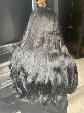 ロング カラー 西村 桃花のヘアスタイル