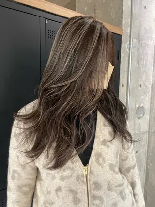 ロング 🫧ハイライトカラー 🫧 𝓜𝓘𝓤のヘアスタイル