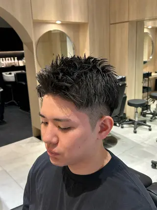 ショート Revo　片町店所属・松本 愛斗のヘアスタイル