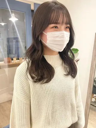 セミロング 🩰オリーブ/ ベージュ松本咲花🩰のヘアスタイル