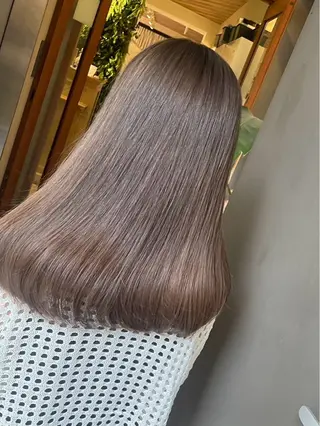 ロング カラー TIGRE tenjin所属・kanon/レイヤー / 透明感カラー🩶のヘアスタイル