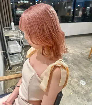 セミロング カラー ✨艶ブリーチカラー ✨四ノ宮裕己のヘアスタイル