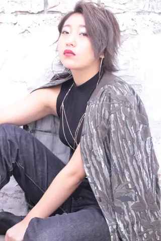 ショート カラー 品田 真里のヘアスタイル