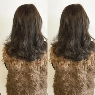 セミロング カラー デザインカラー🌈 高木リョウのヘアスタイル